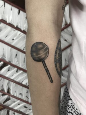 lollypop, lolly tattoo, amsterdam tattooer, light art tattoo, women tattooer