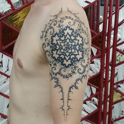 Izhar Rott Tattoo, arm tattoo, fractal tattoo, fractals, psychedelic tattooing