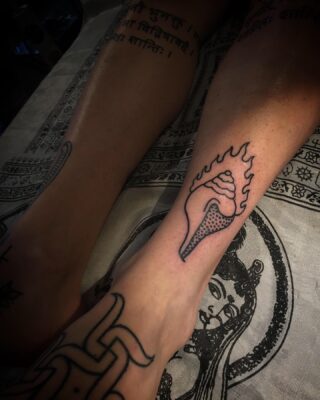 right_on_mountain_tattoo | Jevin tattoo Amsterdam