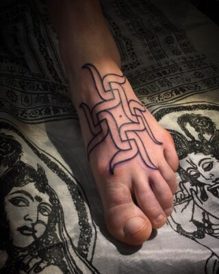 right_on_mountain_tattoo | Jevin tattoo Amsterdam